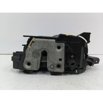Recambio de cerradura puerta lateral derecha para renault trafic furgón 2.0 dci diesel energy referencia OEM IAM 825027817R 4072