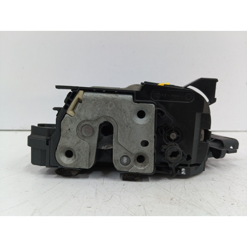CERRADURA PUERTA LATERAL DERECHA 40727211