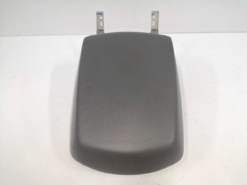 Recambio de apoyabrazos central para ssangyong rodius ii 2.2 xdi referencia OEM IAM SOLO LA TAPA Recambio de apoyabrazos central para ssangyong rodius ii 2.2 xdi referencia OEM IAM SOLO LA TAPA