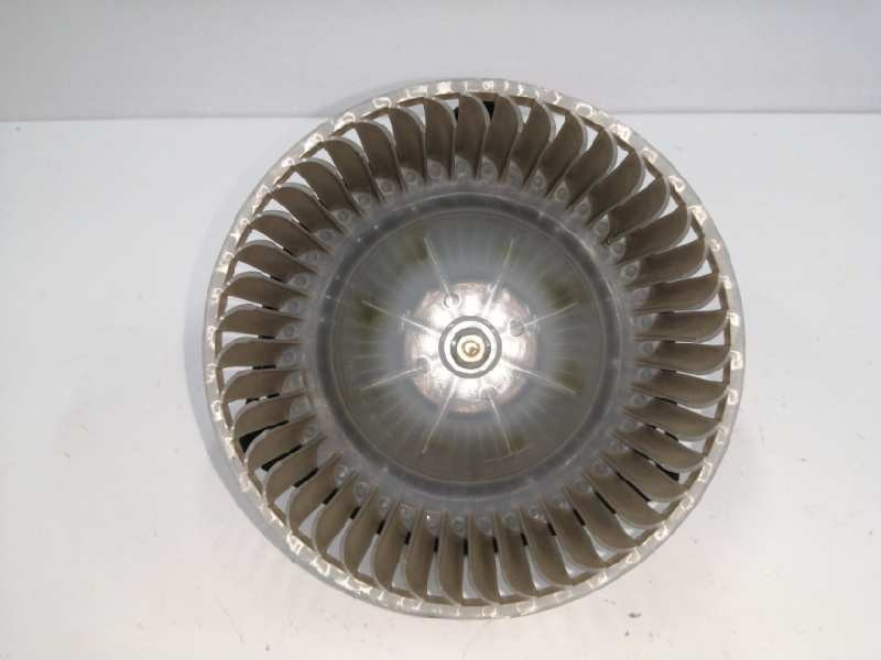 Recambio de motor calefaccion para ssangyong rodius ii 2.2 xdi referencia OEM IAM Recambio de motor calefaccion para ssangyong rodius ii 2.2 xdi referencia OEM IAM