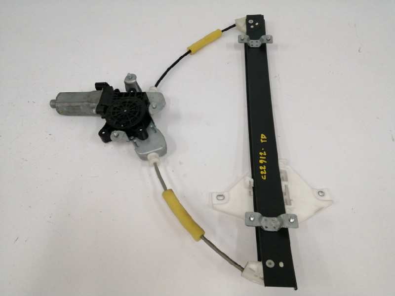 Recambio de elevalunas trasero derecho para ssangyong rodius ii 2.2 xdi referencia OEM IAM Recambio de elevalunas trasero derecho para ssangyong rodius ii 2.2 xdi referencia OEM IAM