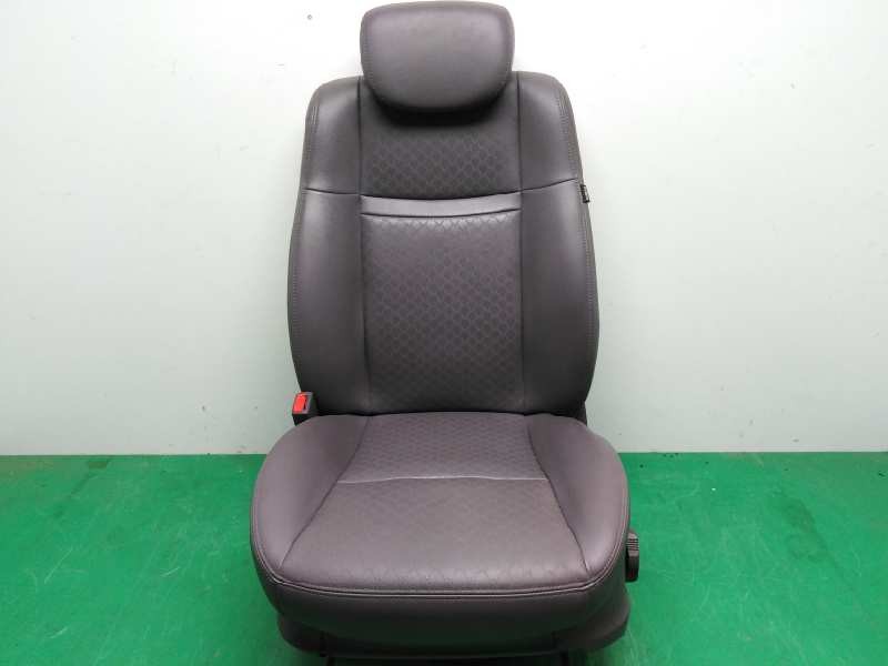 Recambio de asiento delantero izquierdo para ssangyong rodius ii 2.2 xdi referencia OEM IAM Recambio de asiento delantero izquierdo para ssangyong rodius ii 2.2 xdi referencia OEM IAM