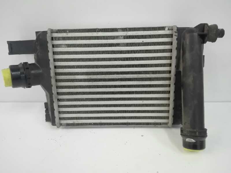 Recambio de intercooler para dacia sandero 0.9 tce cat referencia OEM IAM 144963014R  