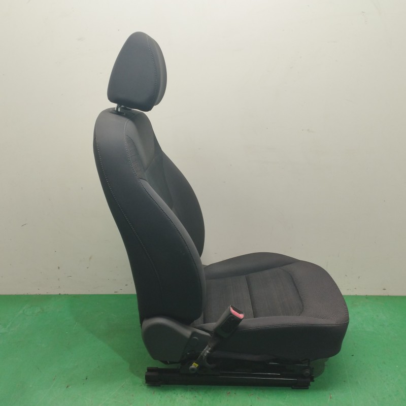ASIENTO DELANTERO IZQUIERDO
