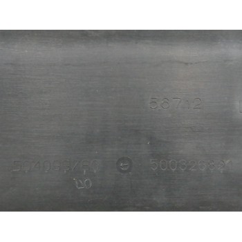 Recambio de moldura para iveco daily ka 2.3 diesel cat referencia OEM IAM 504099780 TRASERA DERECHA 500326821