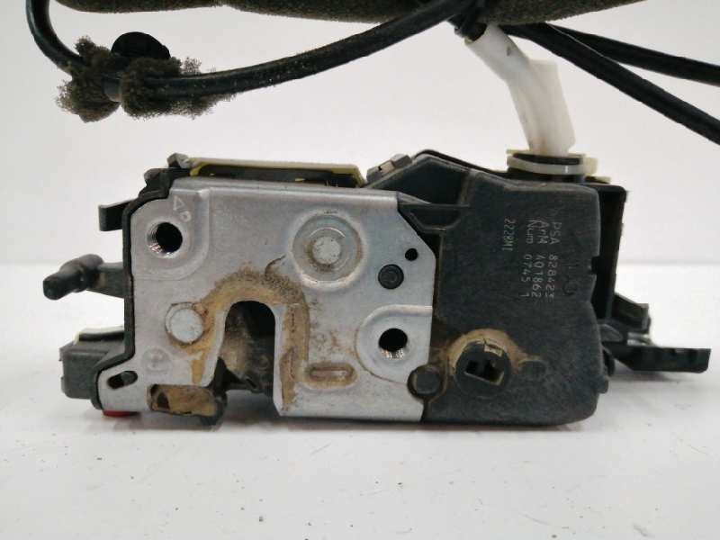 Recambio de cerradura puerta trasera derecha para citroën berlingo cuadro 1.6 16v hdi referencia OEM IAM 828423 PSA828423 