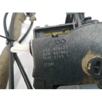 Recambio de cerradura puerta trasera derecha para citroën berlingo cuadro 1.6 16v hdi referencia OEM IAM 828423 PSA828423 