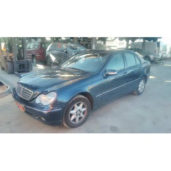 mercedes-benz clase c (w203) berlina del año 2001