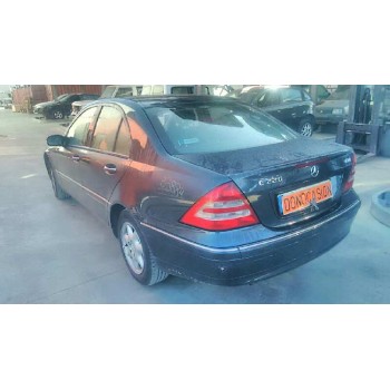 mercedes-benz clase c (w203) berlina del año 2001