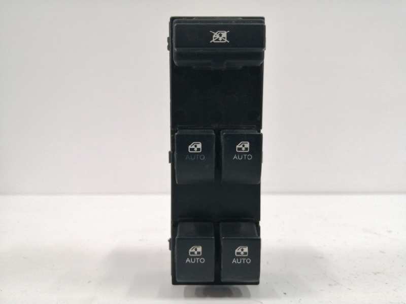 Recambio de mando elevalunas delantero izquierdo para kia cee´d 1.6 crdi cat referencia OEM IAM 369490  