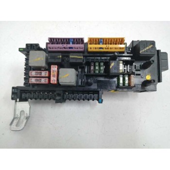 CAJA RELES / FUSIBLES 748038 017187811E 1718783