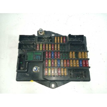 CAJA RELES / FUSIBLES 