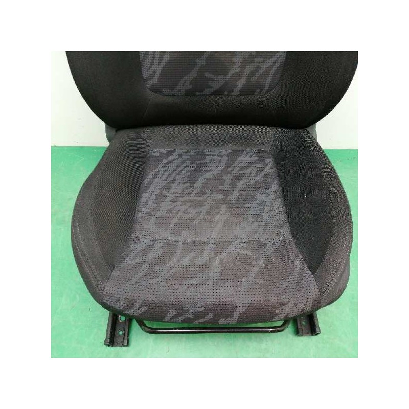 ASIENTO DELANTERO IZQUIERDO