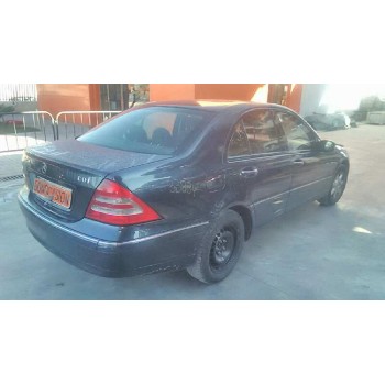 mercedes-benz clase c (w203) berlina del año 2001