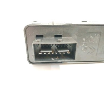 Recambio de mando elevalunas delantero izquierdo para peugeot 208 1.2 12v e-thp referencia OEM IAM 98242539ZD PLASTICO ROTO 