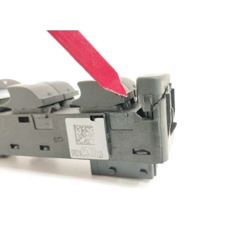 MANDO ELEVALUNAS DELANTERO IZQUIERDO PLASTICO ROTO