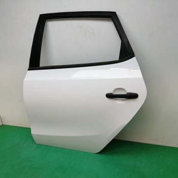 Recambio de puerta trasera izquierda para hyundai i30 1.4 cat referencia OEM IAM  OBSERVAR FOTOS 