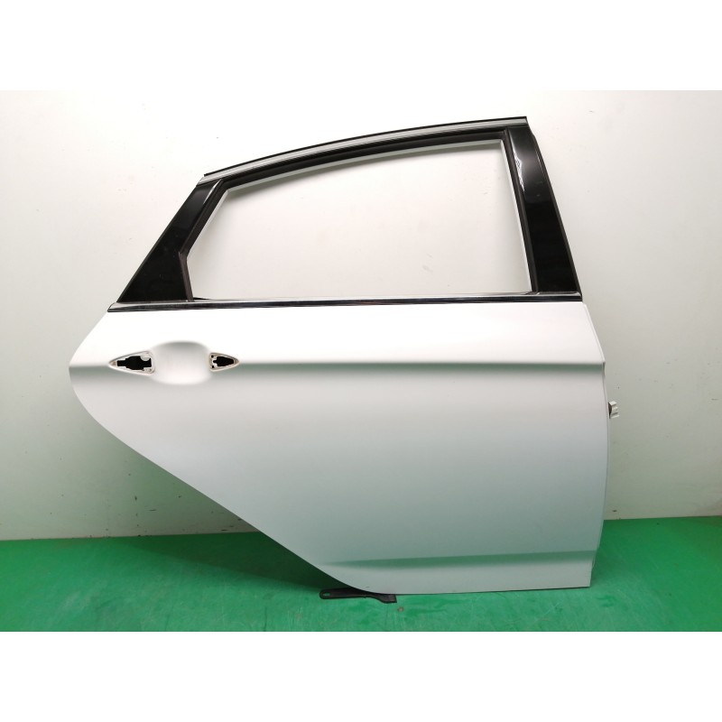 Recambio de puerta trasera derecha para hyundai i40 1.7 crdi cat referencia OEM IAM 770043Z300  