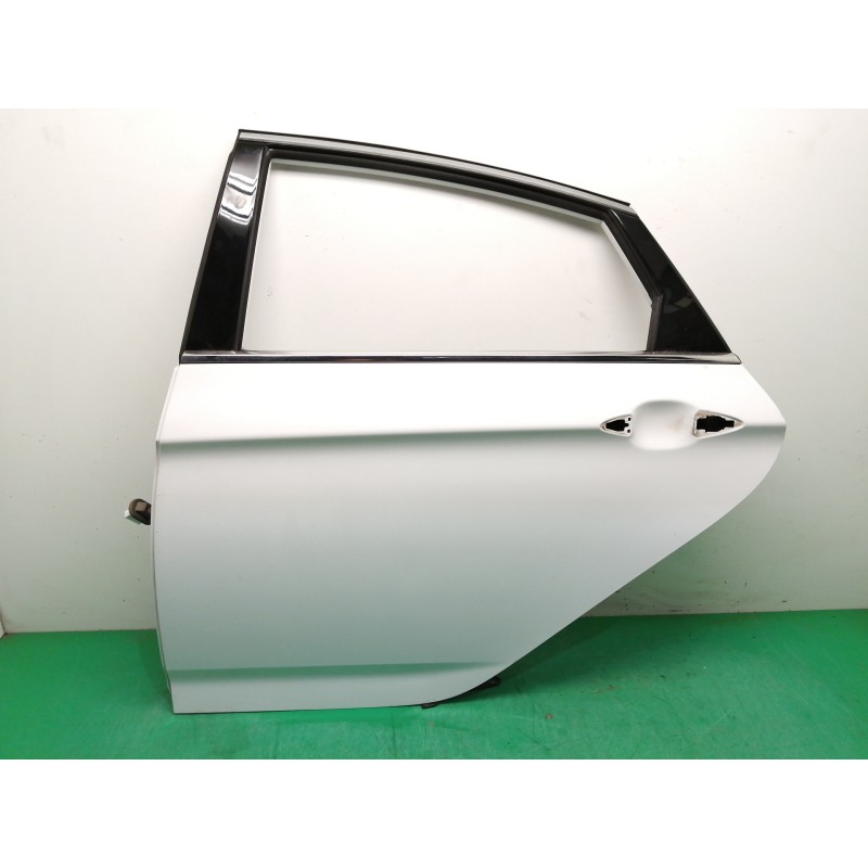 Recambio de puerta trasera izquierda para hyundai i40 1.7 crdi cat referencia OEM IAM 770033Z300  