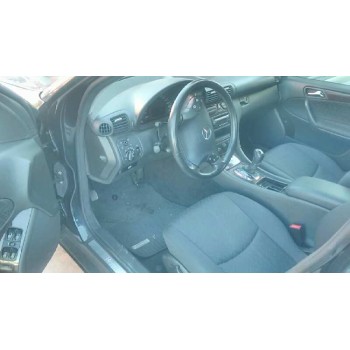 mercedes-benz clase c (w203) berlina del año 2001