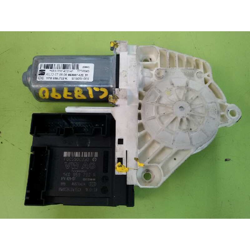 Recambio de motor elevalunas delantero derecho para seat leon (1p1) sport limited referencia OEM IAM 1T0959702K 1K0959792N 