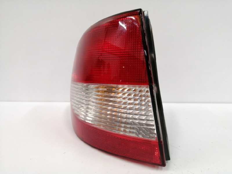 Recambio de piloto trasero izquierdo para renault megane i fase 2 classic (la..) referencia OEM IAM 89301490  