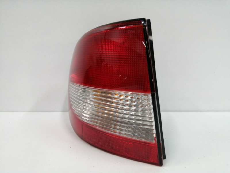Recambio de piloto trasero izquierdo para renault megane i fase 2 classic (la..) referencia OEM IAM 89301490  