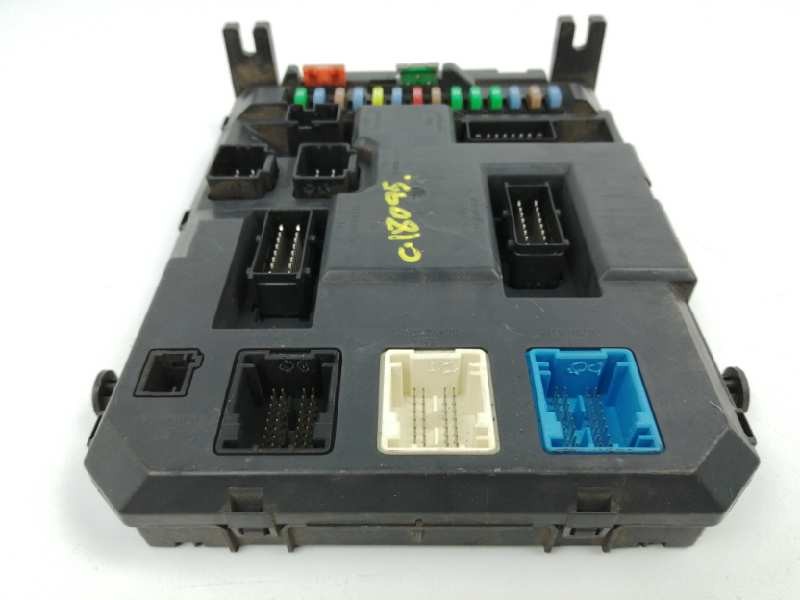 Recambio de caja reles / fusibles para peugeot 207 confort referencia OEM IAM 9664983080  