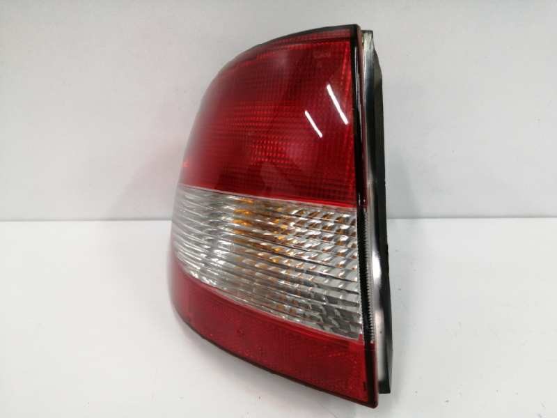 Recambio de piloto trasero izquierdo para renault megane i fase 2 classic (la..) referencia OEM IAM 89301490  