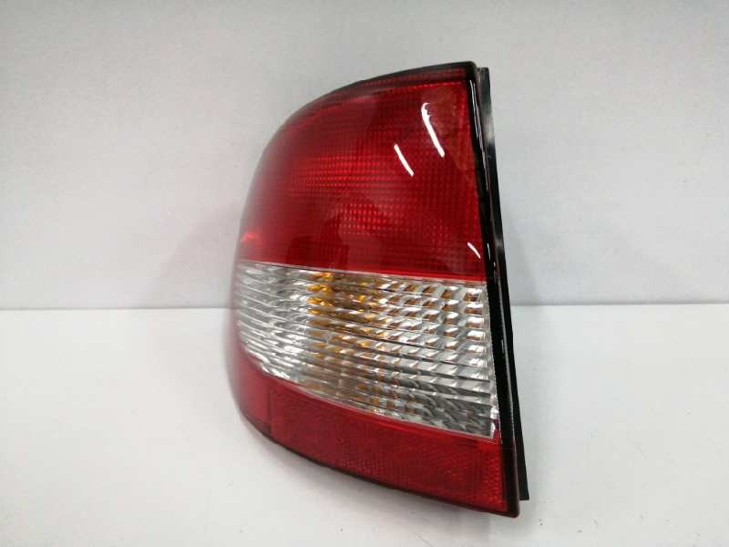 Recambio de piloto trasero izquierdo para renault megane i fase 2 classic (la..) referencia OEM IAM 89301490  