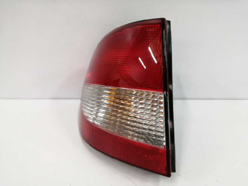 Recambio de piloto trasero izquierdo para renault megane i fase 2 classic (la..) referencia OEM IAM 89301490  