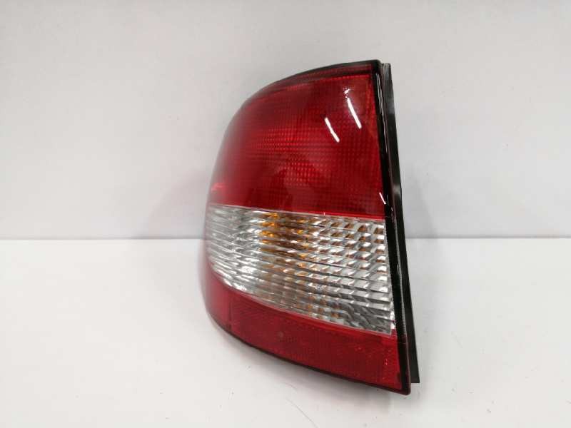 Recambio de piloto trasero izquierdo para renault megane i fase 2 classic (la..) referencia OEM IAM 89301490  