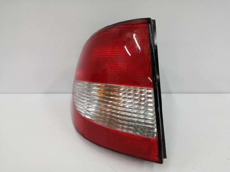 Recambio de piloto trasero izquierdo para renault megane i fase 2 classic (la..) referencia OEM IAM 89301490  