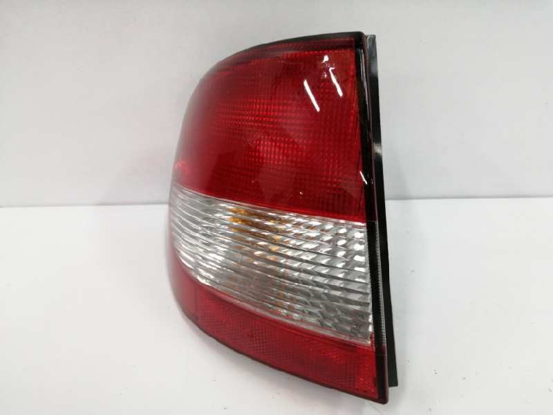 Recambio de piloto trasero izquierdo para renault megane i fase 2 classic (la..) referencia OEM IAM 89301490  