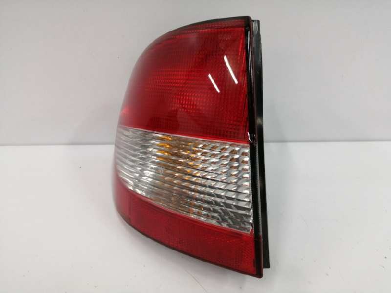 Recambio de piloto trasero izquierdo para renault megane i fase 2 classic (la..) referencia OEM IAM 89301490  