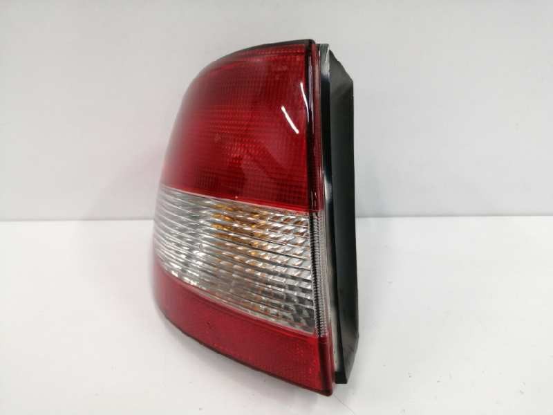 Recambio de piloto trasero izquierdo para renault megane i fase 2 classic (la..) referencia OEM IAM 89301490  