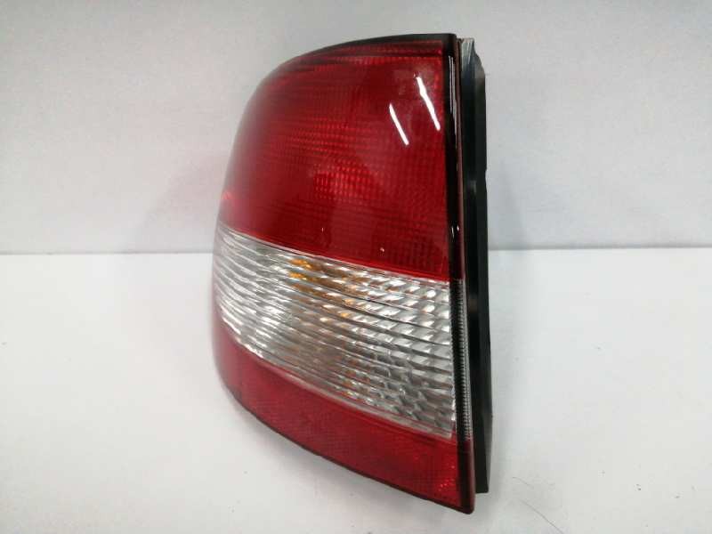 Recambio de piloto trasero izquierdo para renault megane i fase 2 classic (la..) referencia OEM IAM 89301490  