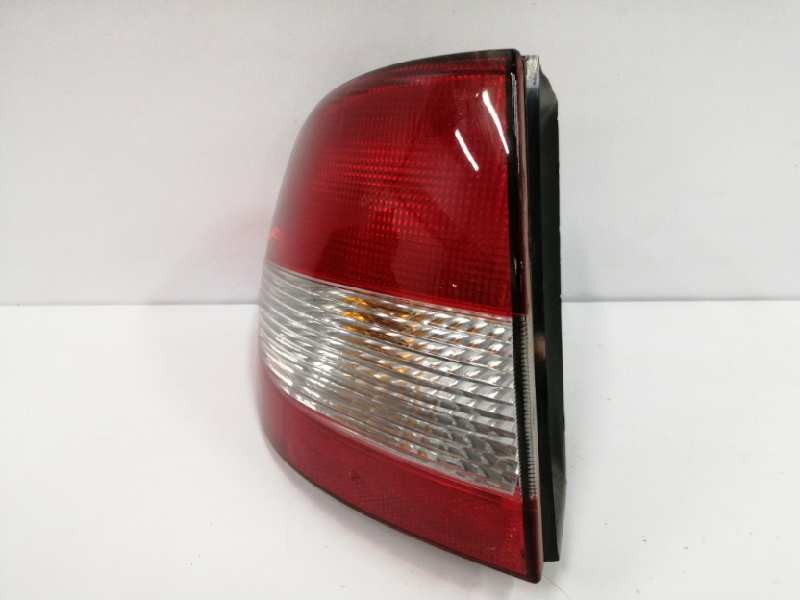 Recambio de piloto trasero izquierdo para renault megane i fase 2 classic (la..) referencia OEM IAM 89301490  