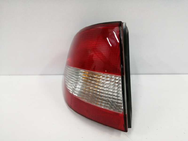 Recambio de piloto trasero izquierdo para renault megane i fase 2 classic (la..) referencia OEM IAM 89301490  