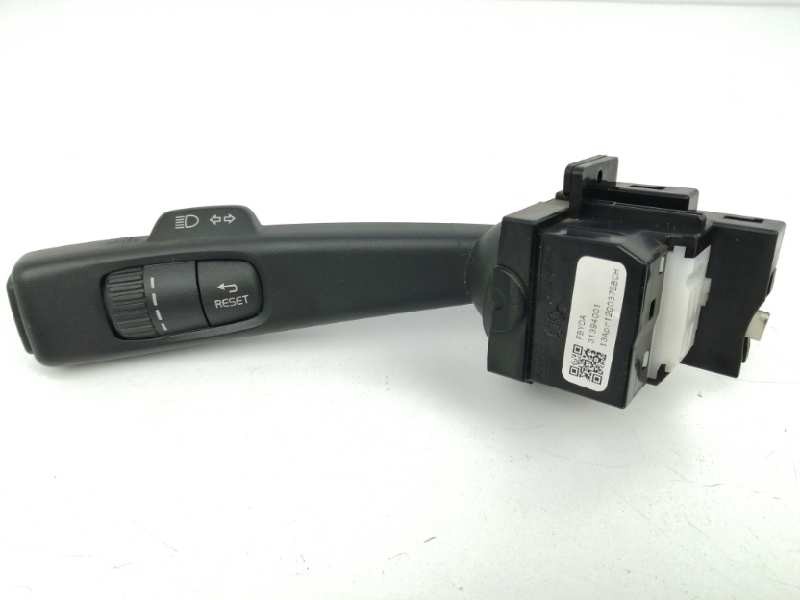 Recambio de mando intermitentes para volvo v40 1.6 diesel cat referencia OEM IAM 31394001  