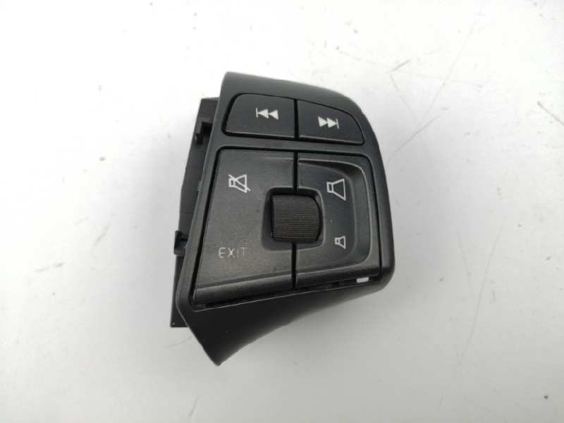 Recambio de mando volante para volvo v40 1.6 diesel cat referencia OEM IAM 31334462 LADO DERECHO Recambio de mando volante para volvo v40 1.6 diesel cat referencia OEM IAM 31334462 LADO DERECHO