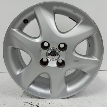 Recambio de llanta para toyota corolla (e12) 1.4 turbodiesel cat referencia OEM IAM 42611YY100 6JJX15CH ET45 4H 4X100