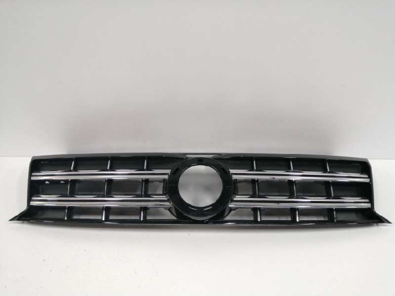 Recambio de rejilla delantera para volkswagen amarok comfortline doublecab 4motion referencia OEM IAM 2H6853651B  
