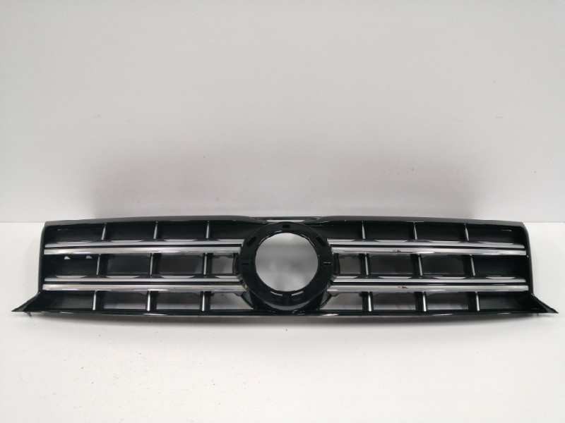 Recambio de rejilla delantera para volkswagen amarok comfortline doublecab 4motion referencia OEM IAM 2H6853651B  