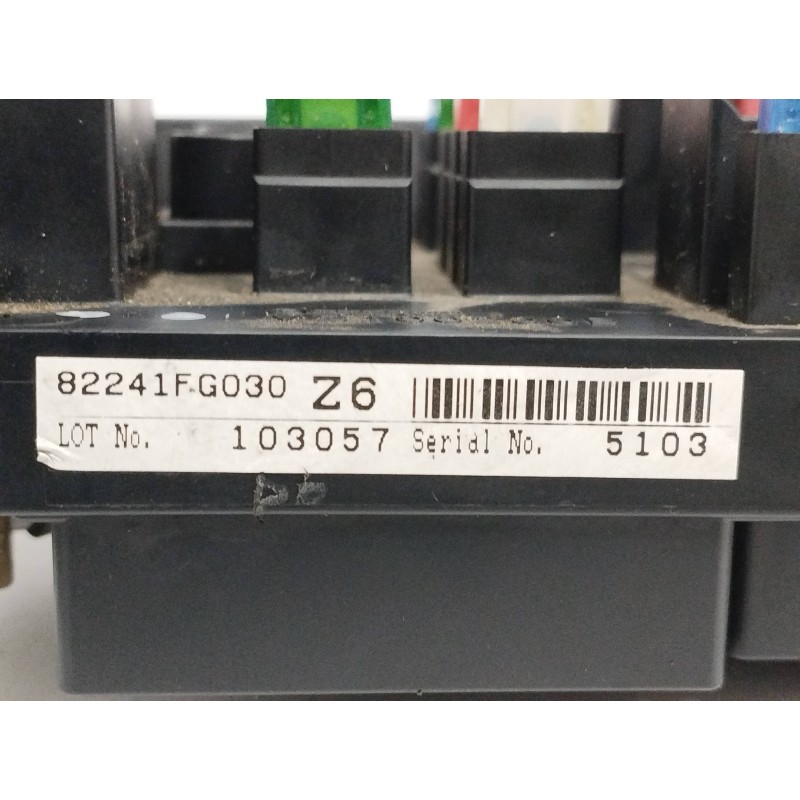 CAJA RELES / FUSIBLES