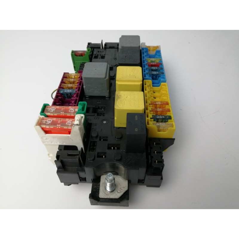 CAJA RELES / FUSIBLES