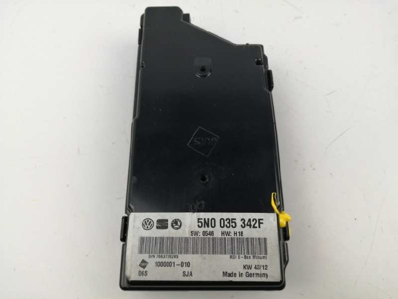 Recambio de modulo electronico para volkswagen scirocco (137) 2.0 tdi referencia OEM IAM 5N0035342F AUXILIAR AUDIO 