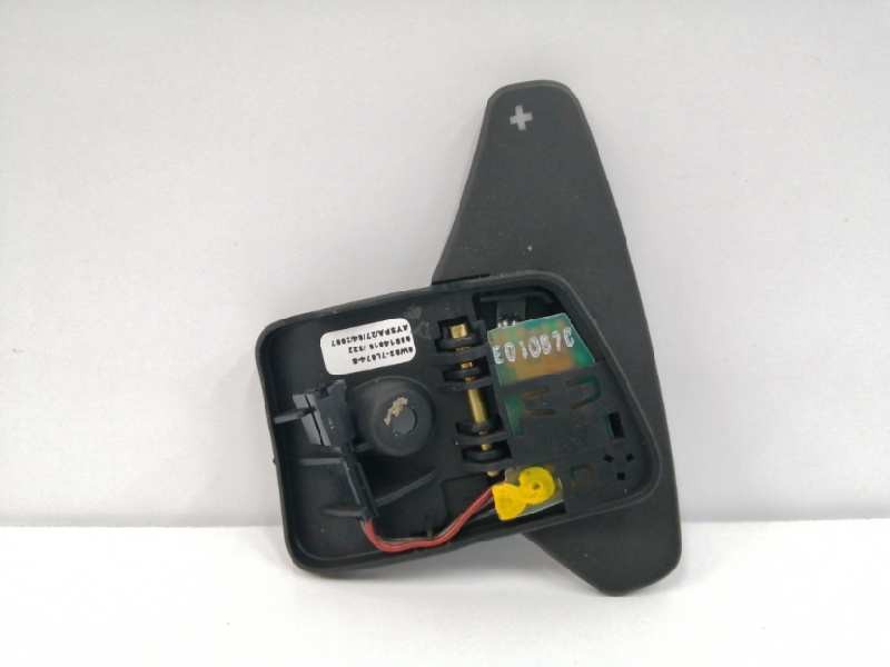 Recambio de mando volante para jaguar xk8/xkr coupe xkr final edition referencia OEM IAM 8W837L674B LEVA SUBIDA MARCHA Recambio de mando volante para jaguar xk8/xkr coupe xkr final edition referencia OEM IAM 8W837L674B LEVA SUBIDA MARCHA