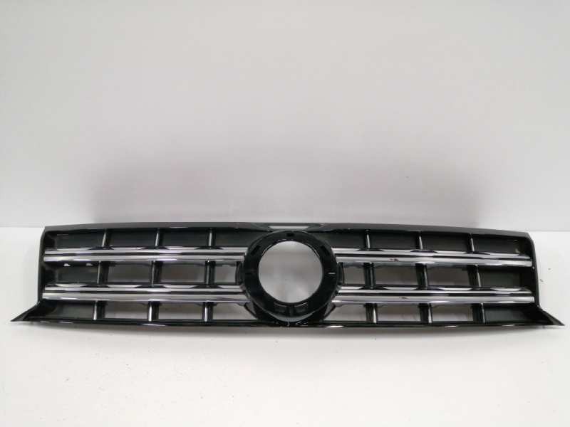 Recambio de rejilla delantera para volkswagen amarok comfortline doublecab 4motion referencia OEM IAM 2H6853651B  