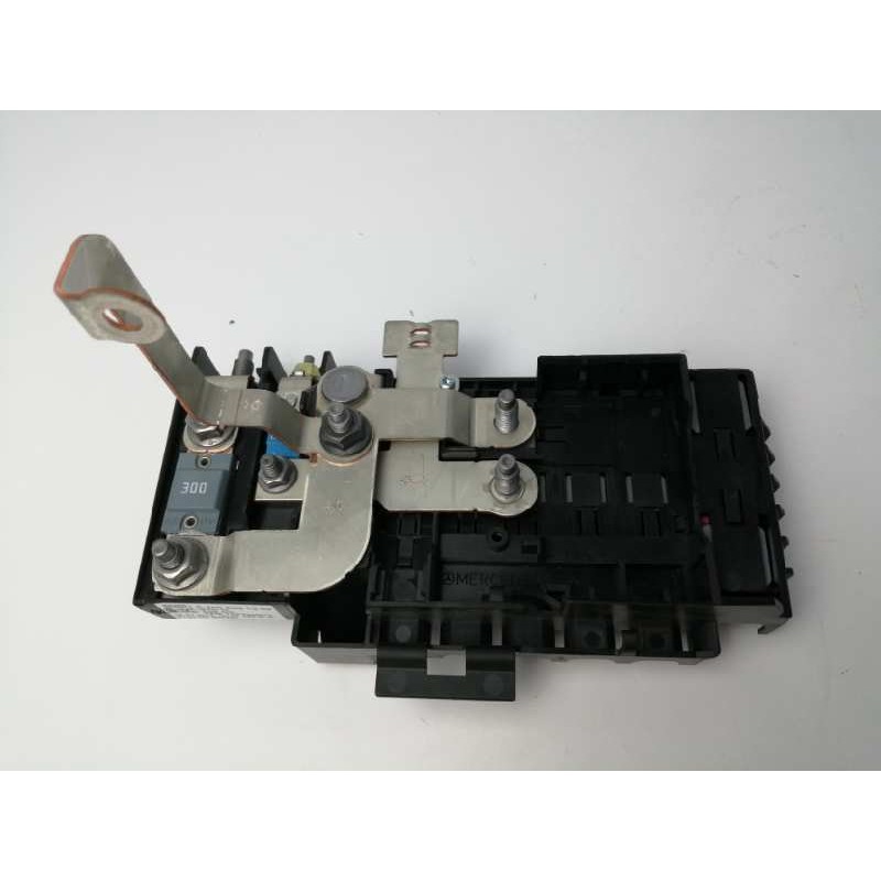 CAJA RELES / FUSIBLES